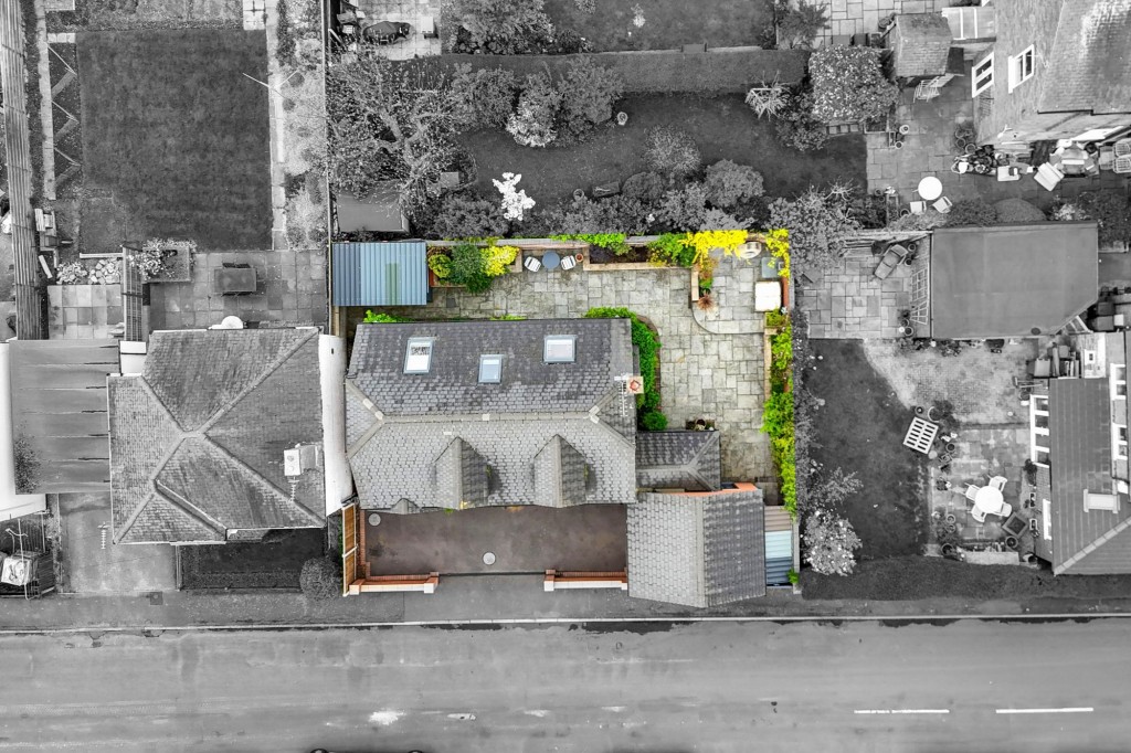 Cleveland Avenue, Draycott, DE72