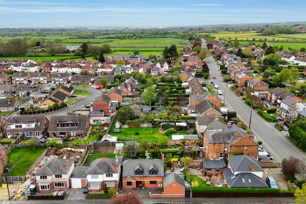 Cleveland Avenue, Draycott, DE72