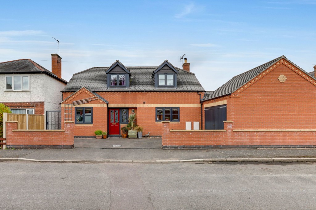 Cleveland Avenue, Draycott, DE72