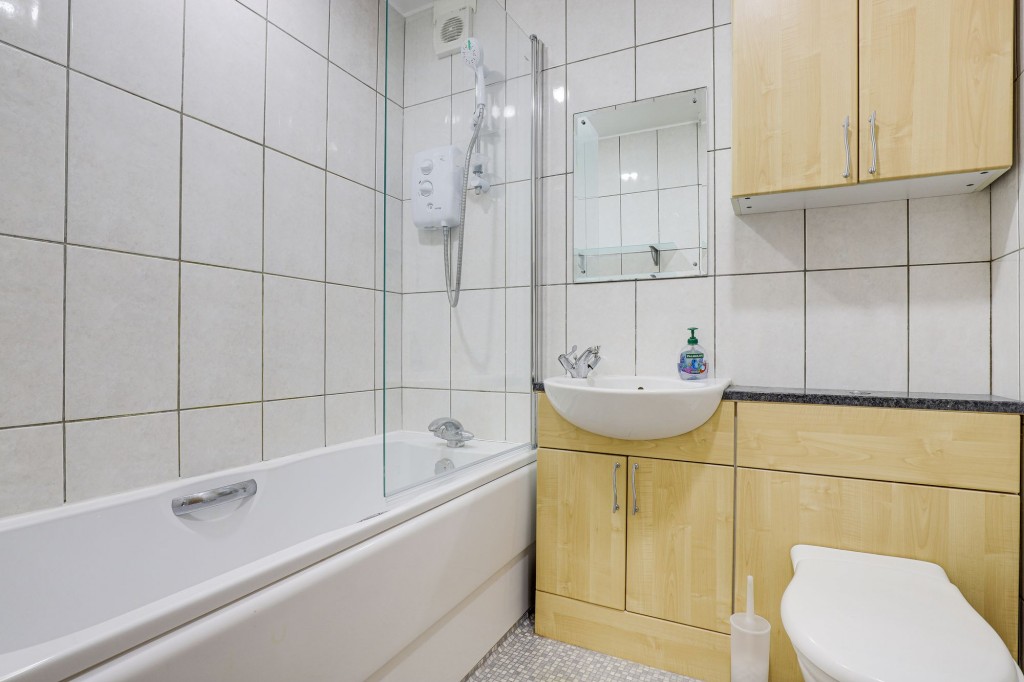 Woodside Drive, Arnold, NG5