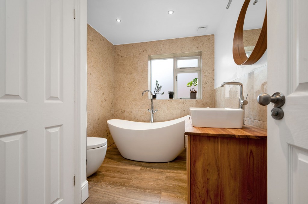 Holly Court, Bramcote, NG9