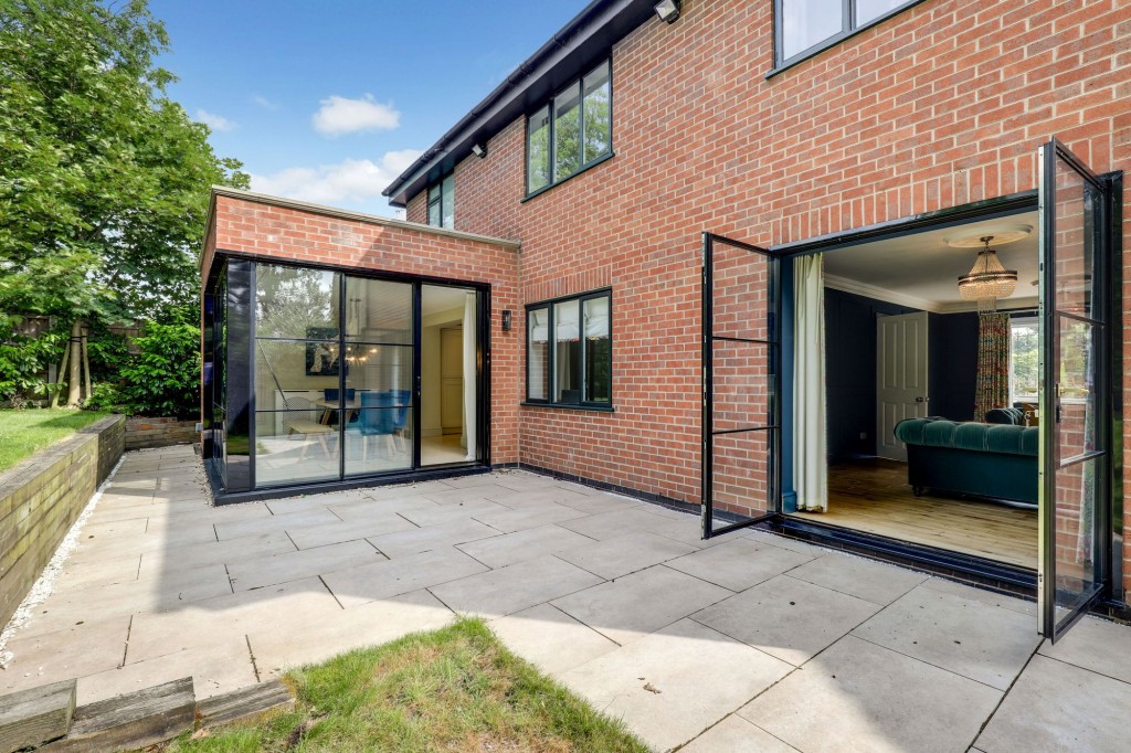 Holly Court, Bramcote, NG9