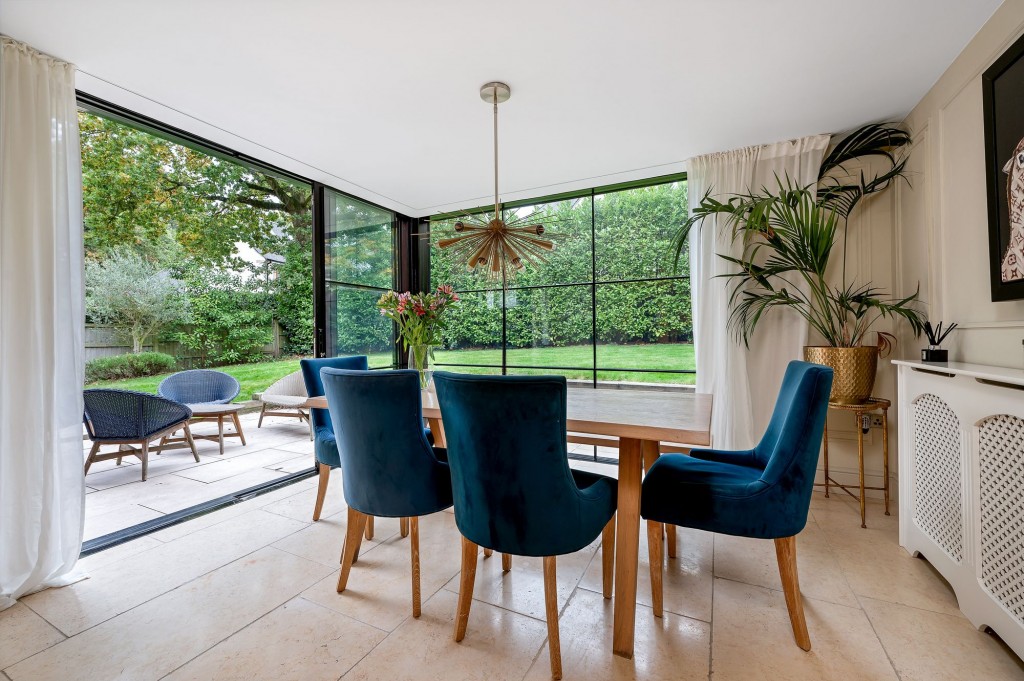 Holly Court, Bramcote, NG9