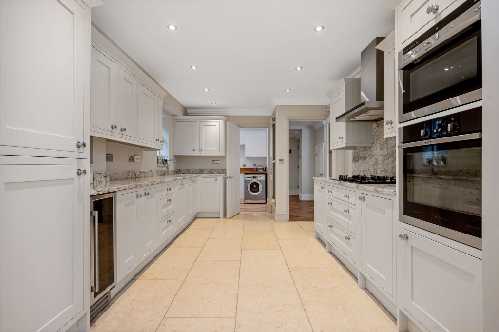 Holly Court, Bramcote, NG9