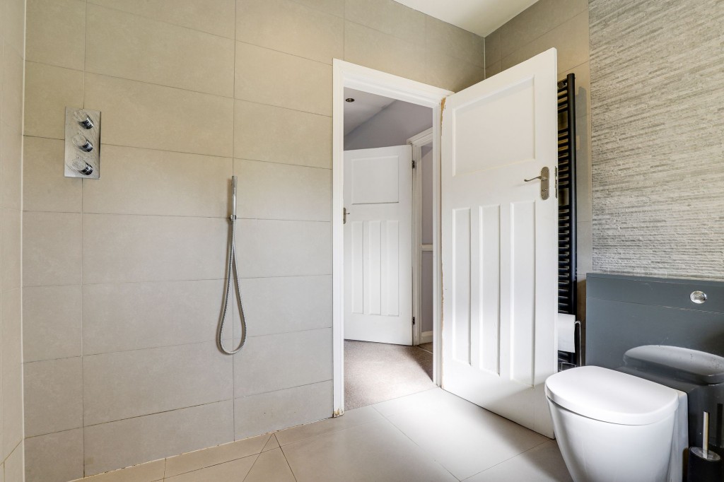 St. Helens Crescent, Burton Joyce, NG14