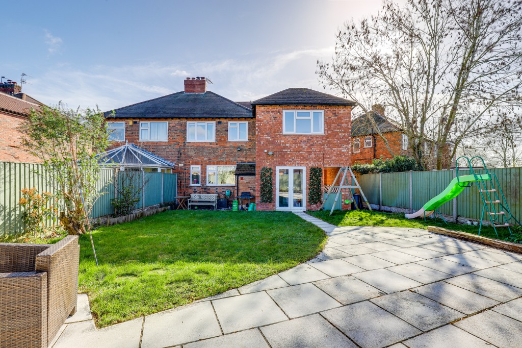 St. Helens Crescent, Burton Joyce, NG14