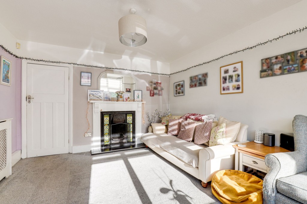 St. Helens Crescent, Burton Joyce, NG14
