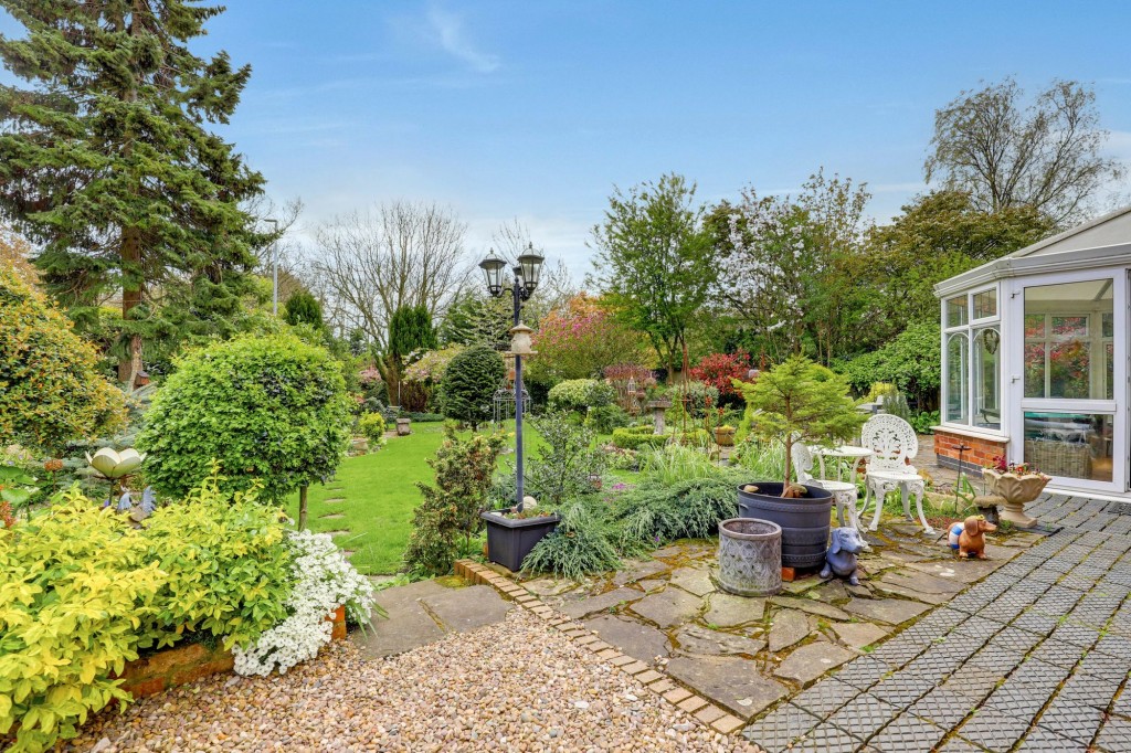 Nottingham Road, Trowell, NG9