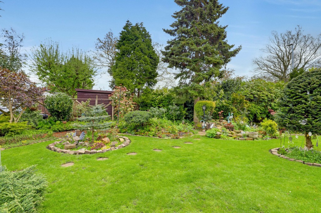 Nottingham Road, Trowell, NG9