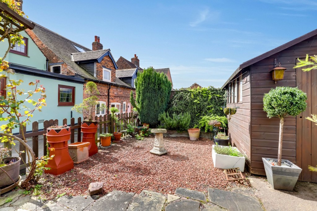 Nottingham Road, Trowell, NG9