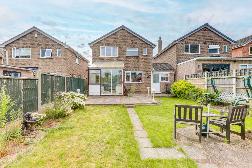 Tiverton Close, Hucknall, NG15