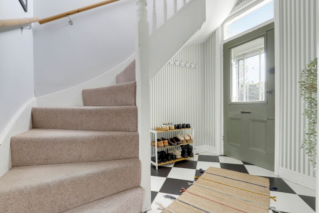 Chaworth Road, Colwick, NG4