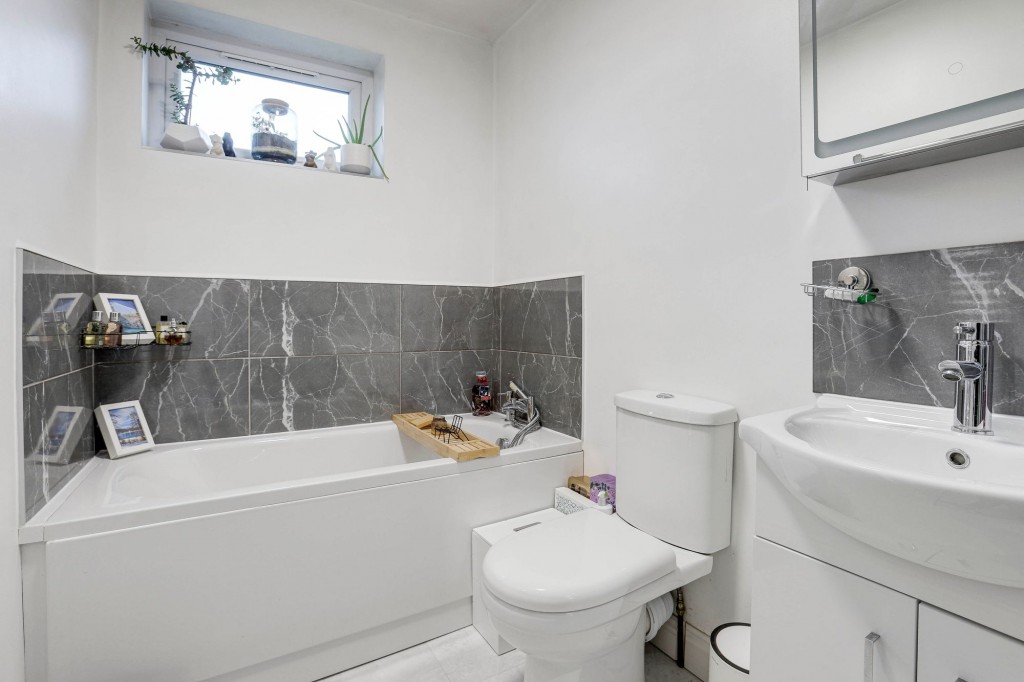 Kingsbridge Avenue, Nottingham, NG3