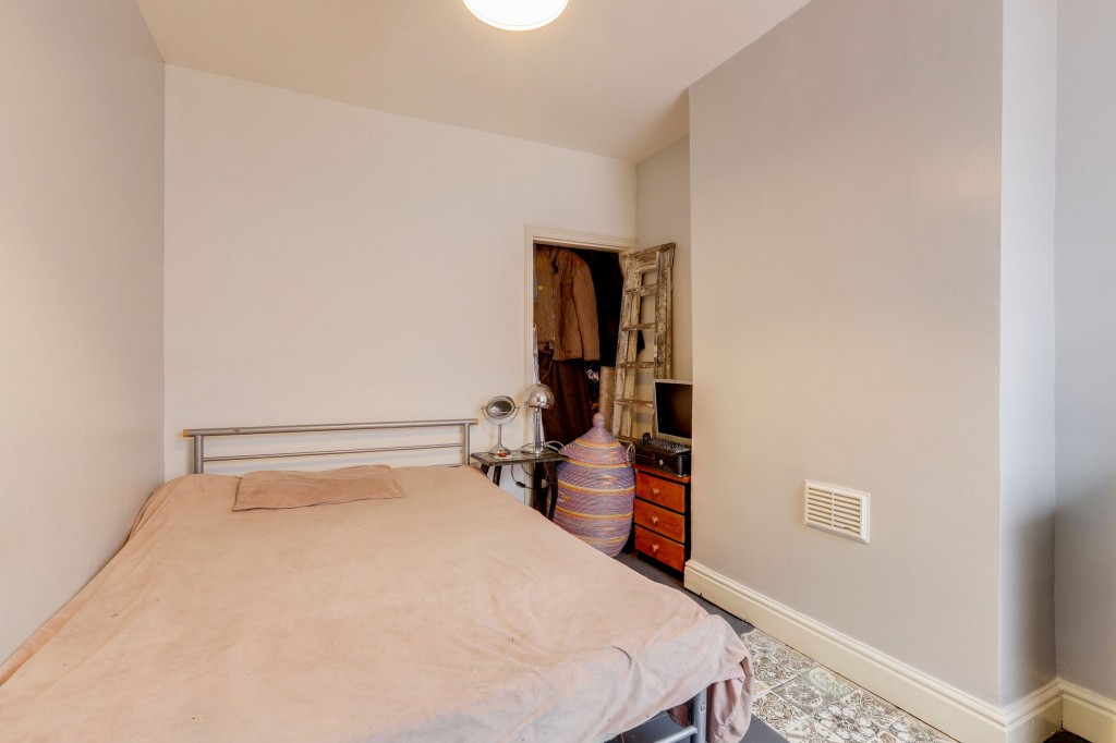 Nottingham Road, Nottingham, NG7