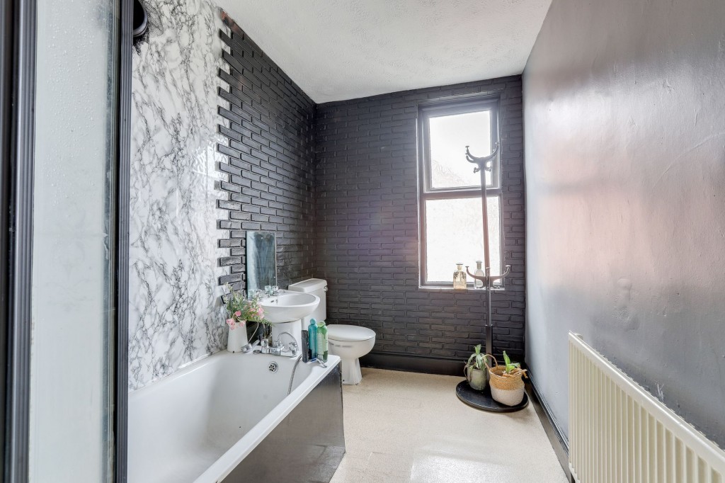 Nottingham Road, Nottingham, NG7