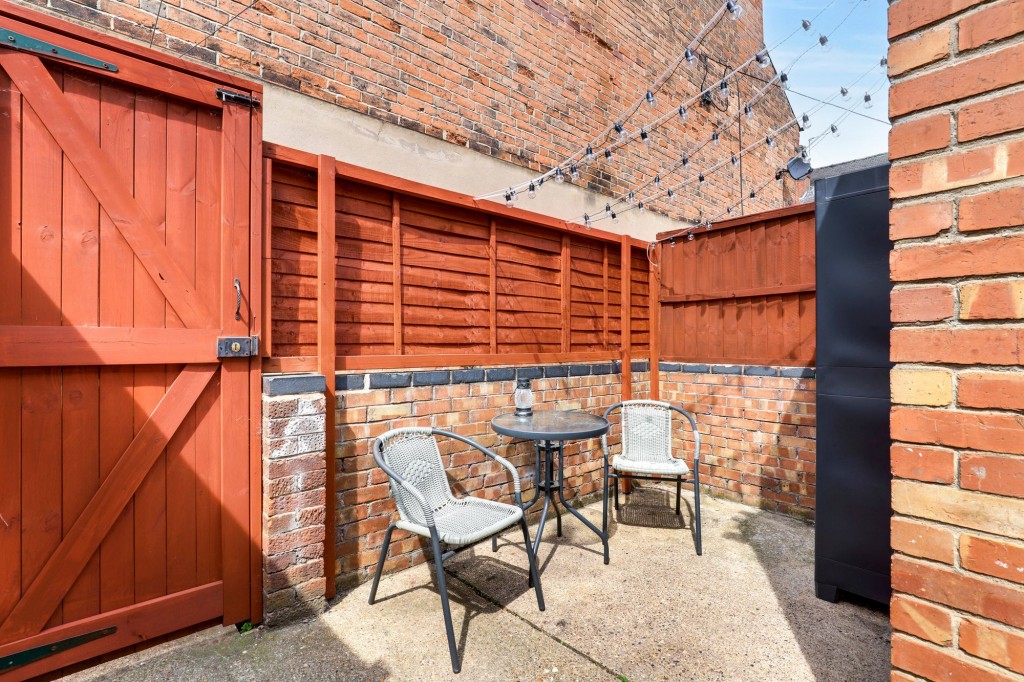Deabill Street, Netherfield, NG4