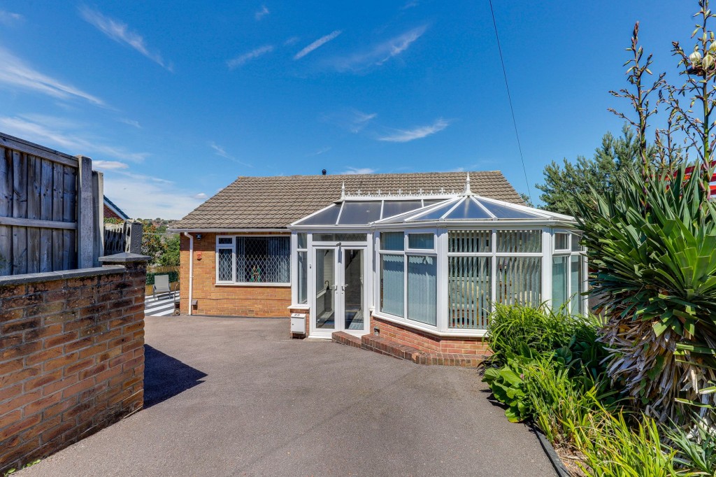Middle Avenue, Carlton, NG4