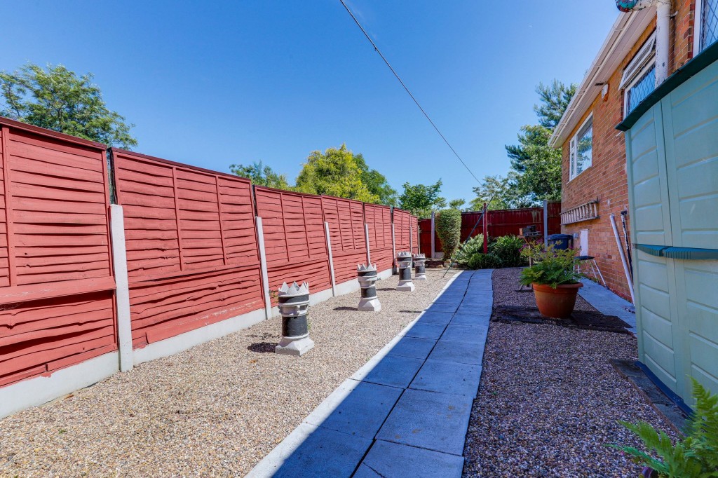 Middle Avenue, Carlton, NG4