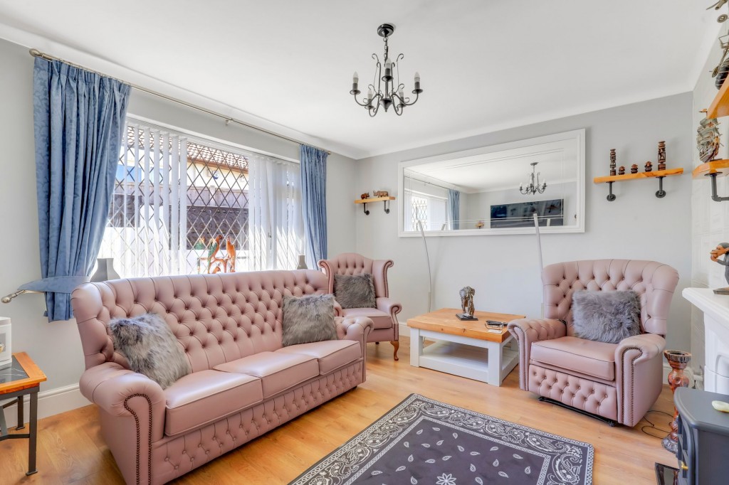 Middle Avenue, Carlton, NG4