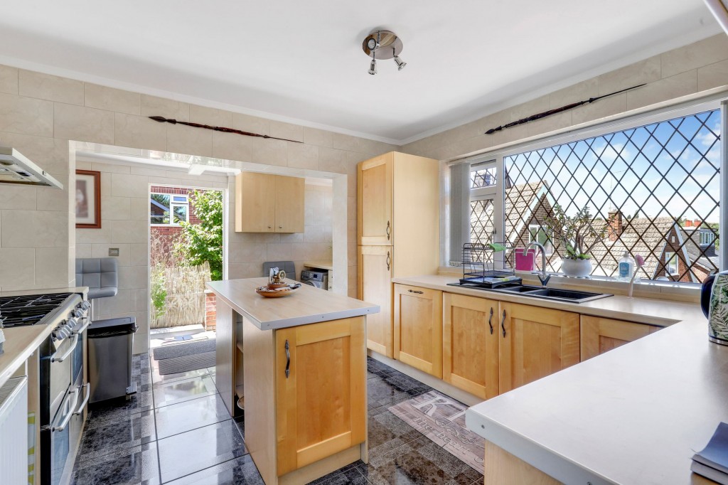 Middle Avenue, Carlton, NG4