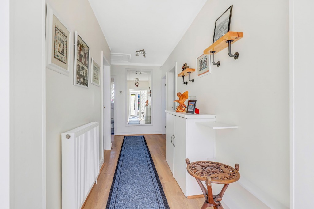 Middle Avenue, Carlton, NG4