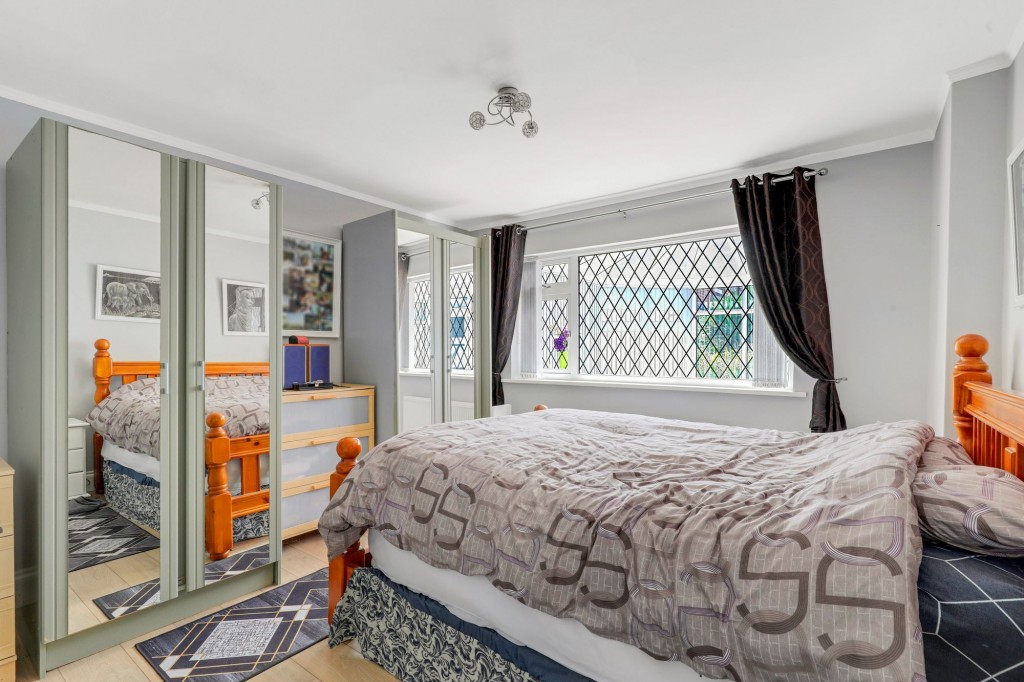 Middle Avenue, Carlton, NG4