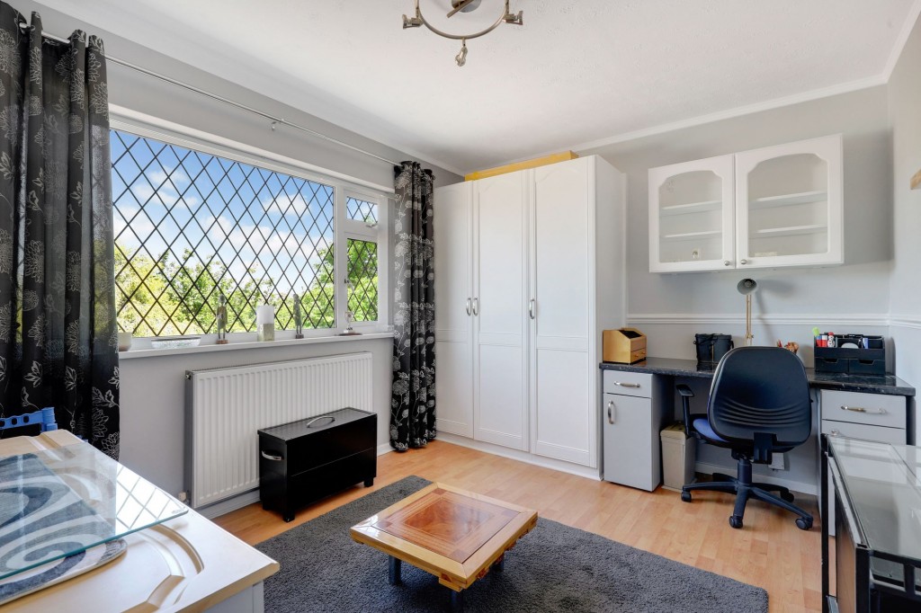 Middle Avenue, Carlton, NG4