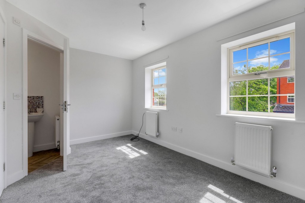 Lido Close, Nottingham, NG6