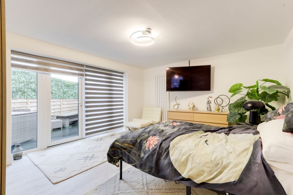 Broadway East, Carlton, NG4