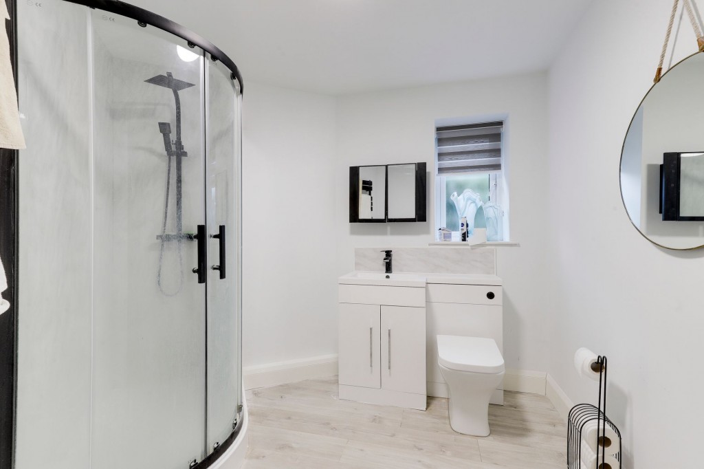 Broadway East, Carlton, NG4