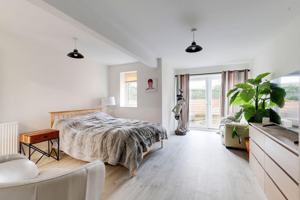 Broadway East, Carlton, NG4