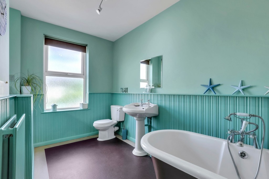 Station Terrace, Hucknall, NG15