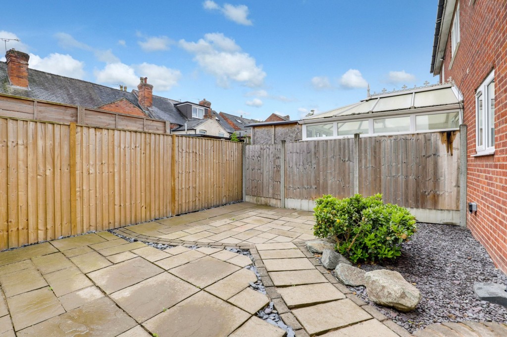 Bond Street, Arnold, NG5