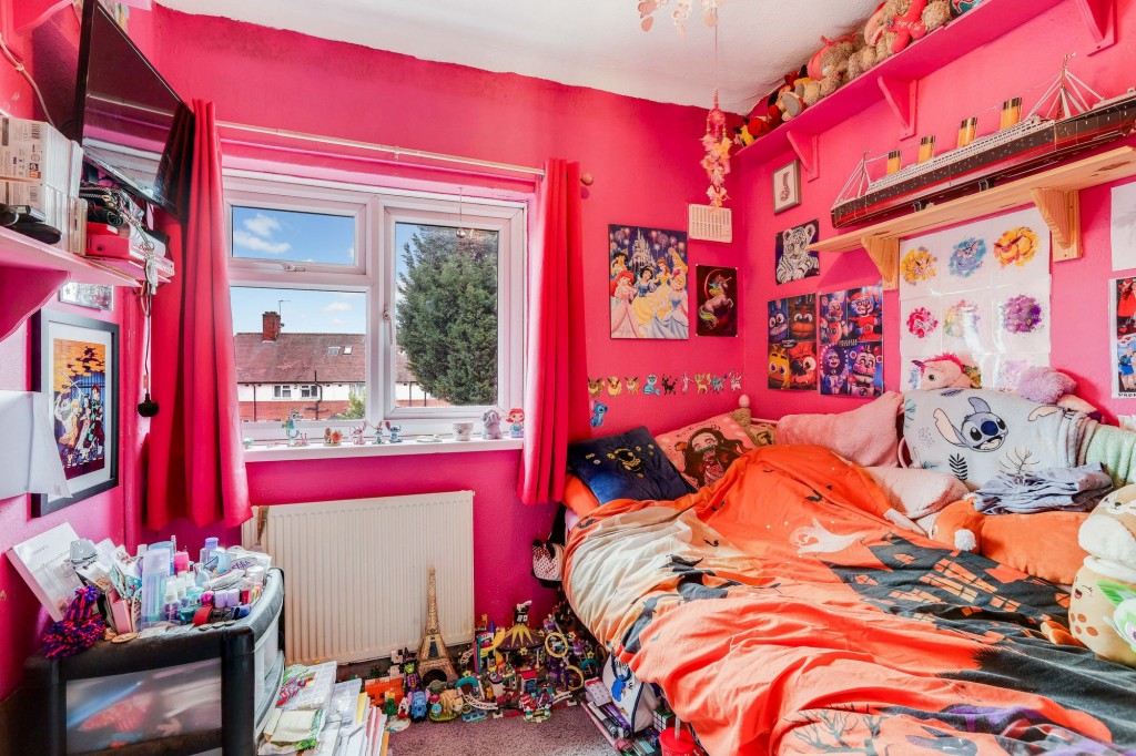 Longford Crescent, Nottingham, NG6