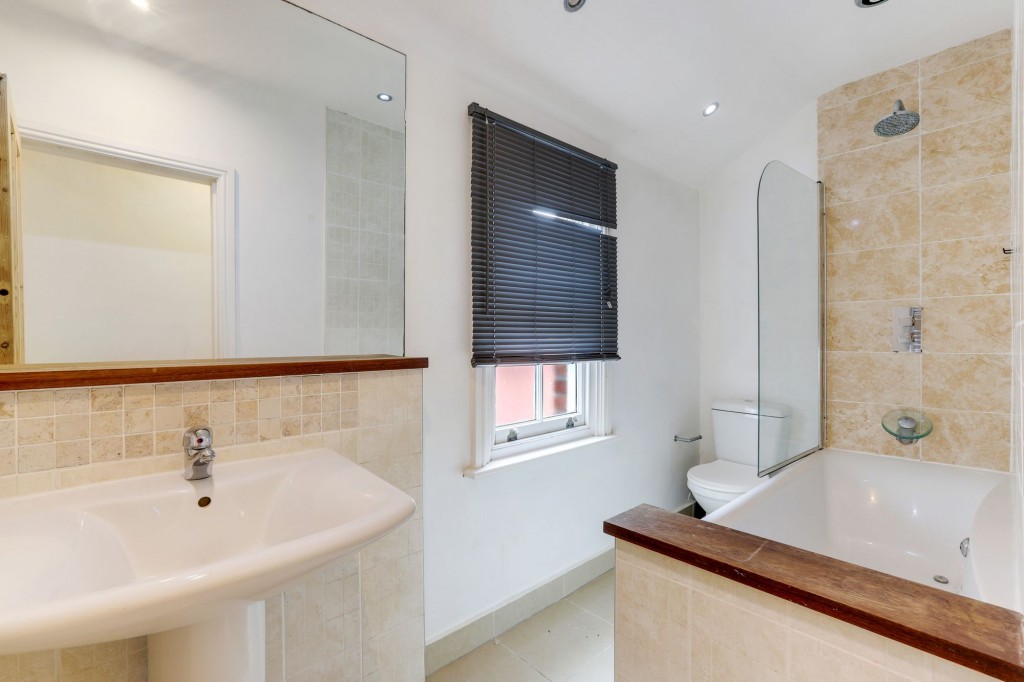 Montague Road, Hucknall, NG15