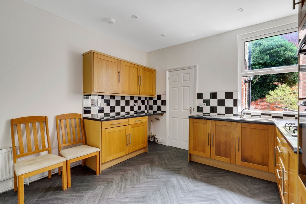Charlesworth Avenue, Nottingham, NG7