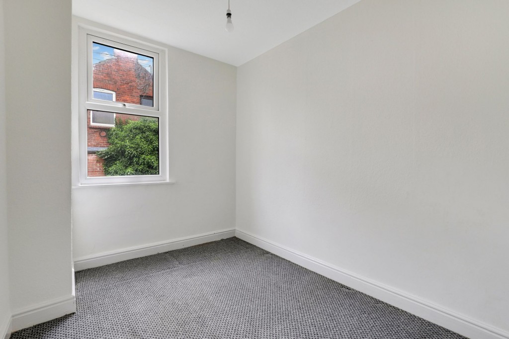 Charlesworth Avenue, Nottingham, NG7