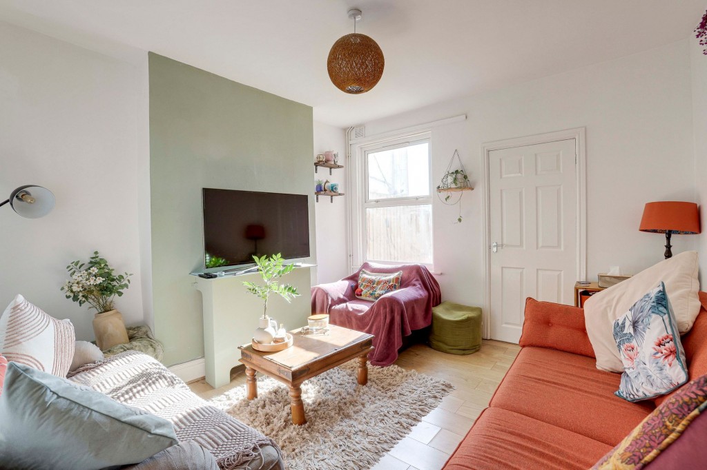 Vale Road, Colwick, NG4