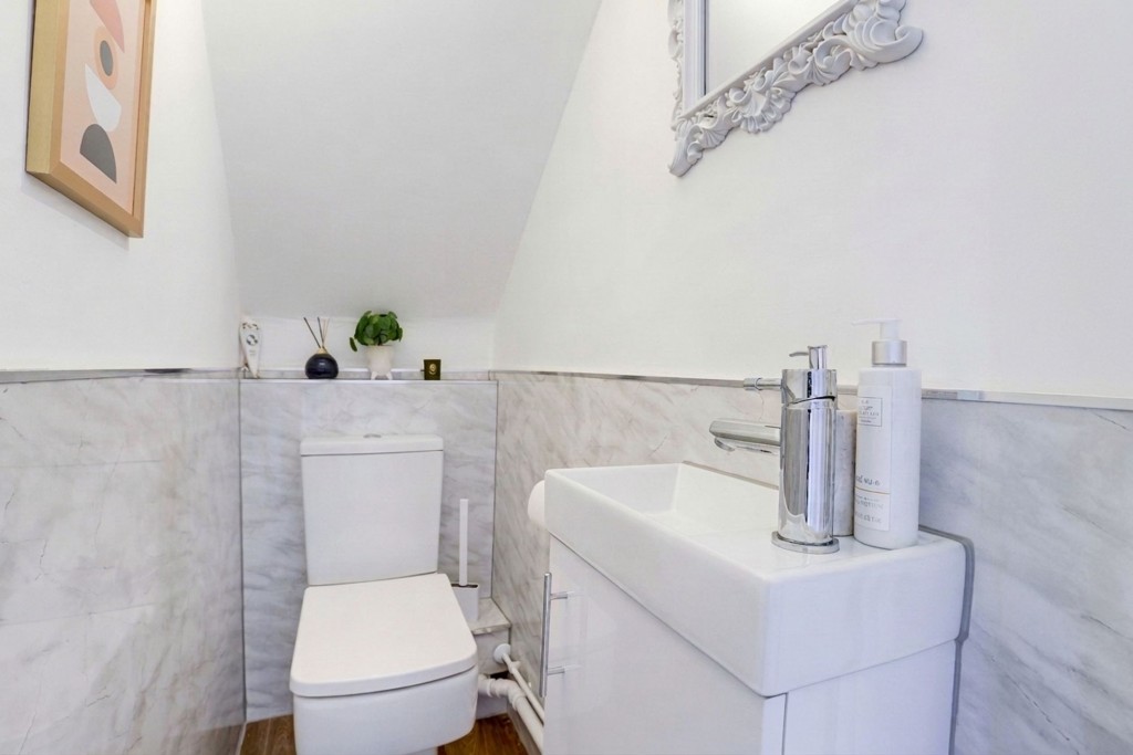 Vale Road, Colwick, NG4