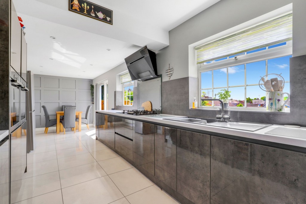 Angela Close, Arnold, NG5