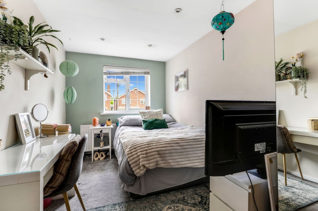 Angela Close, Arnold, NG5