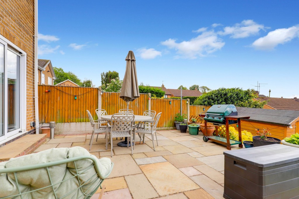 Angela Close, Arnold, NG5
