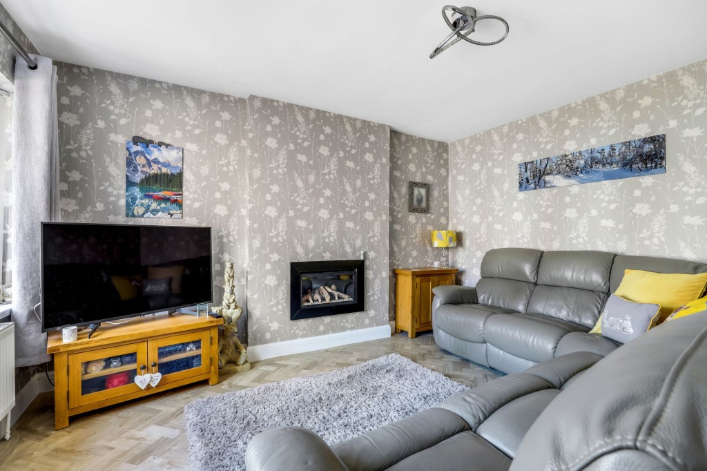Angela Close, Arnold, NG5