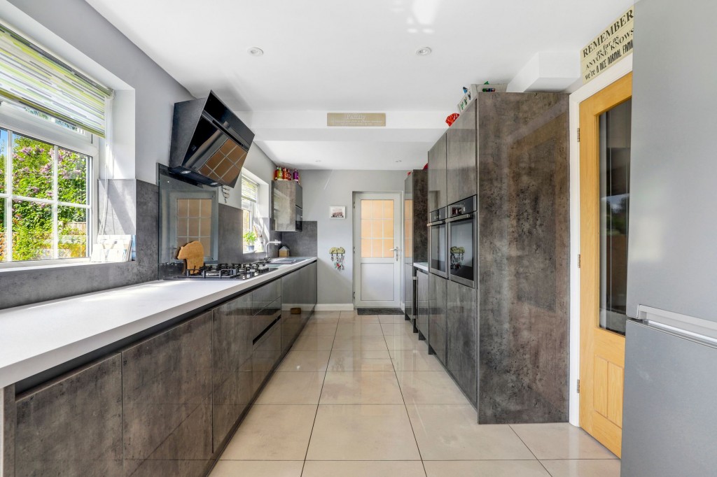 Angela Close, Arnold, NG5