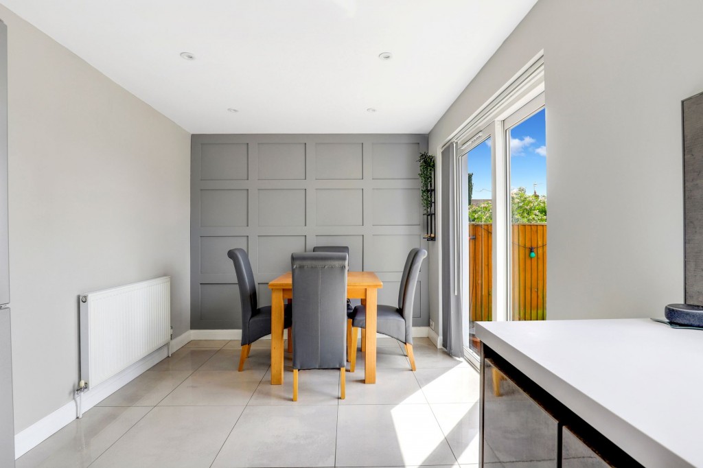 Angela Close, Arnold, NG5
