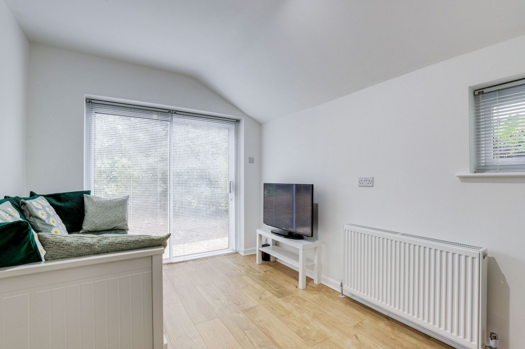 St. Helens Grove, Burton Joyce, NG14