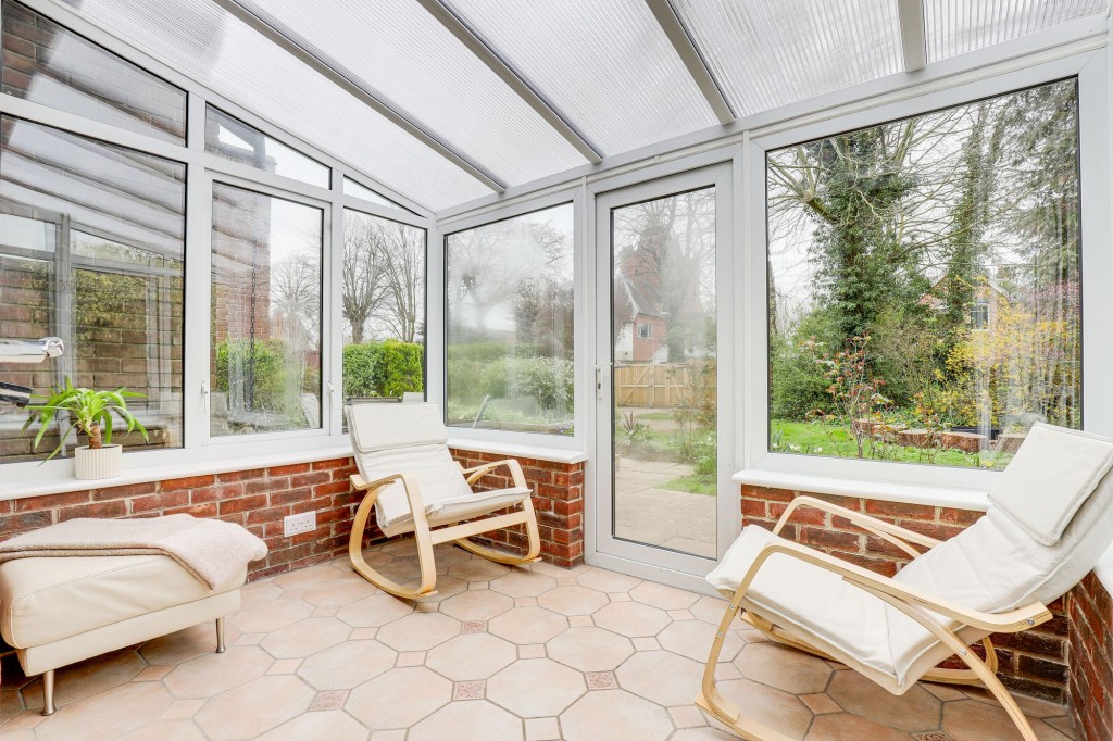 St. Helens Grove, Burton Joyce, NG14