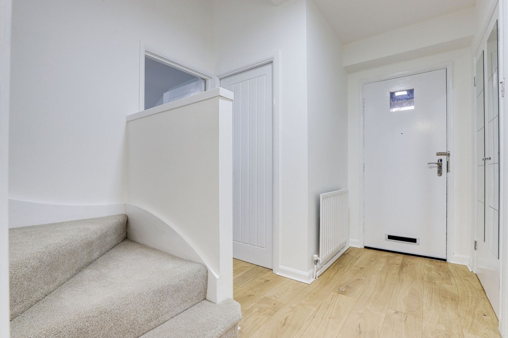 St. Helens Grove, Burton Joyce, NG14