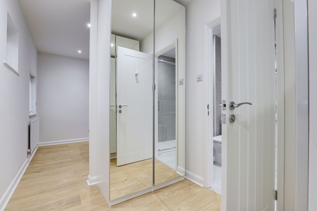St. Helens Grove, Burton Joyce, NG14