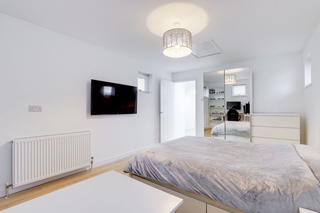 St. Helens Grove, Burton Joyce, NG14